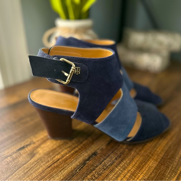 Tommy Hilfiger  Karaoke Stacked Heel Open Toe Shoes Size 7.5 - Picture 2 of 8